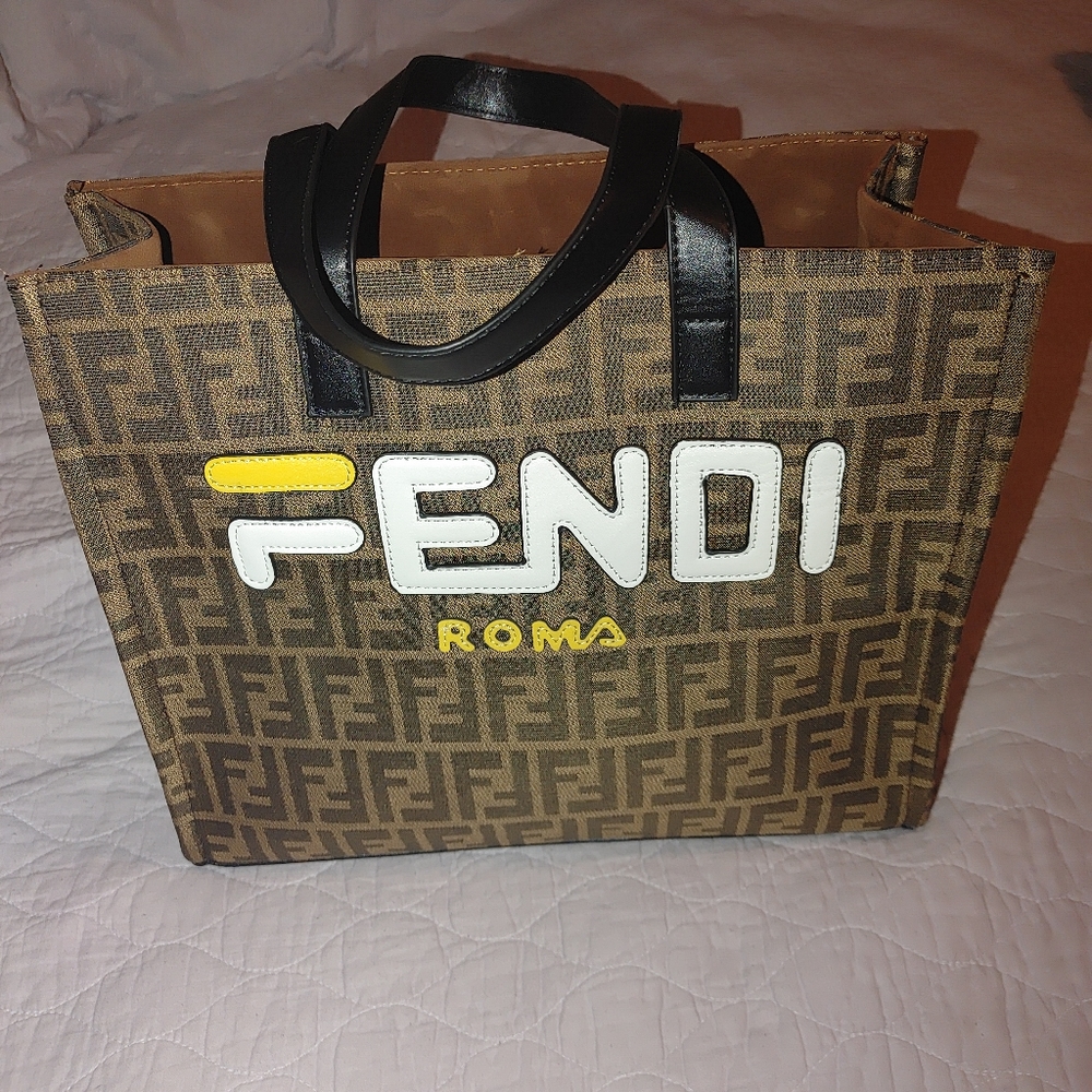 Tote bag